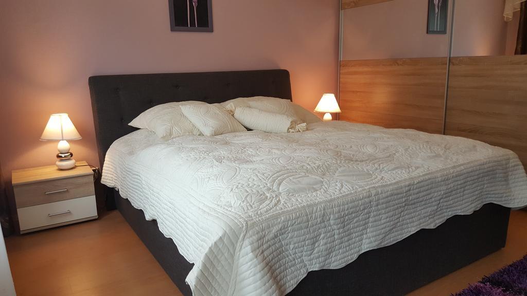 Palatium Apartment *